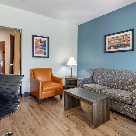 Best Western Plus Victoria Inn & Suites Εξωτερικό φωτογραφία