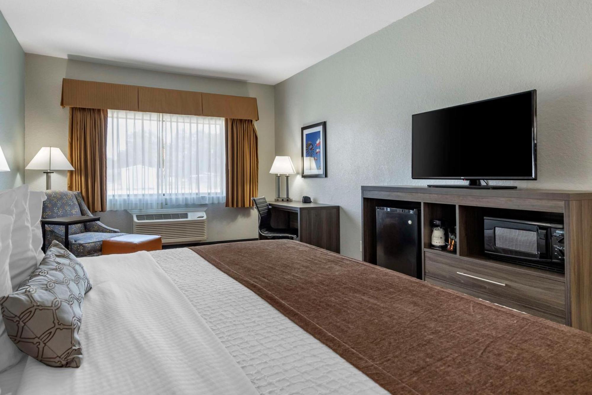 Best Western Plus Victoria Inn & Suites Εξωτερικό φωτογραφία