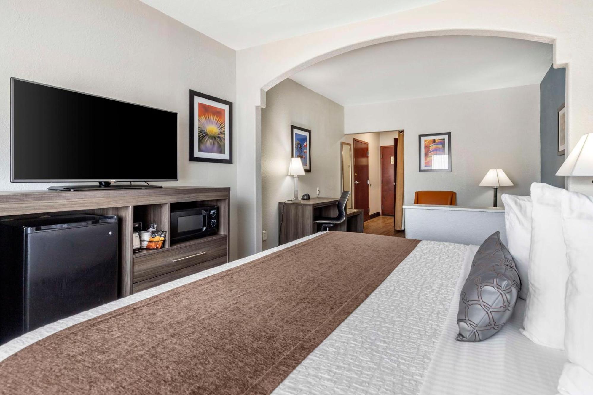 Best Western Plus Victoria Inn & Suites Εξωτερικό φωτογραφία
