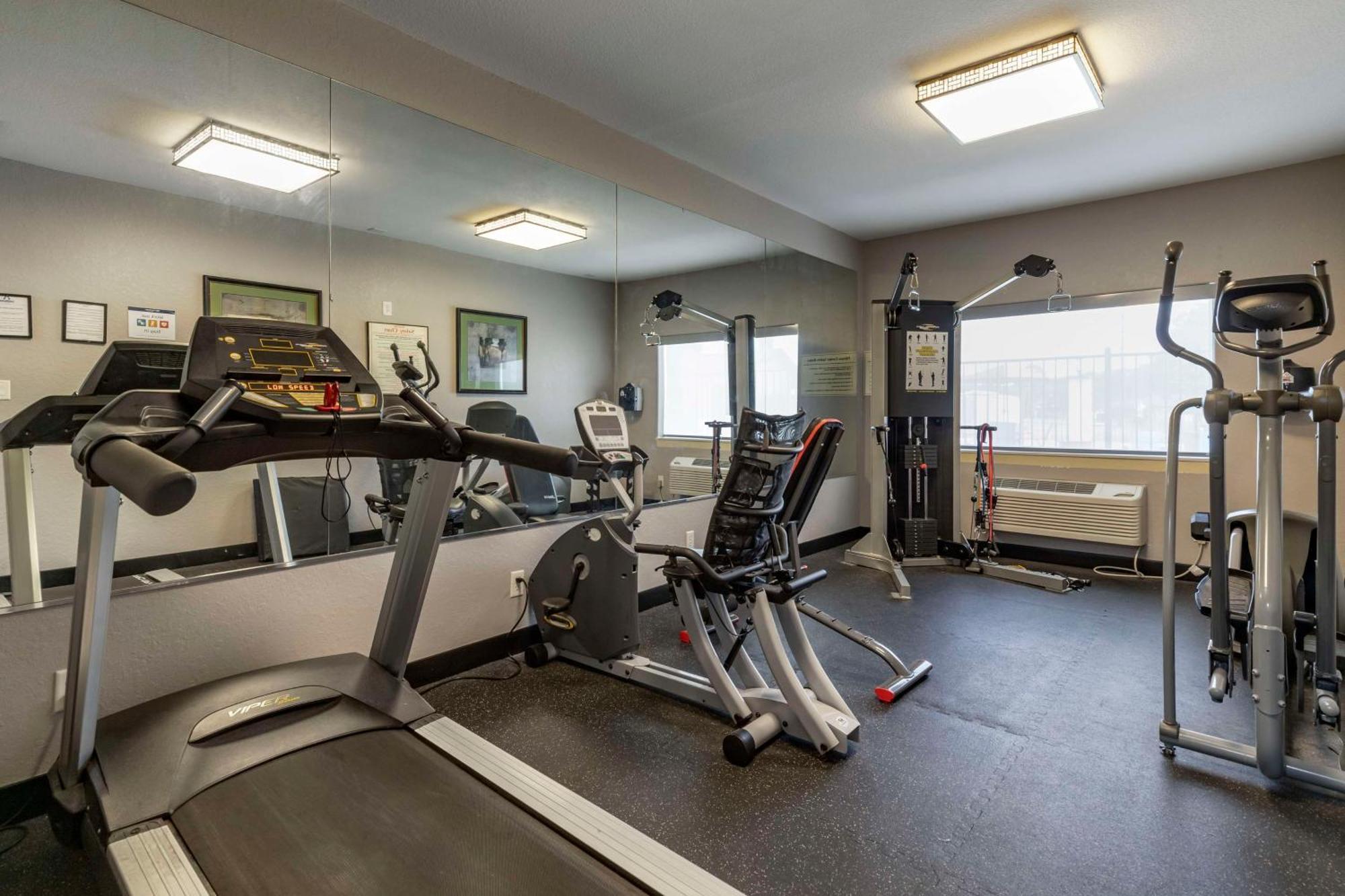 Best Western Plus Victoria Inn & Suites Εξωτερικό φωτογραφία