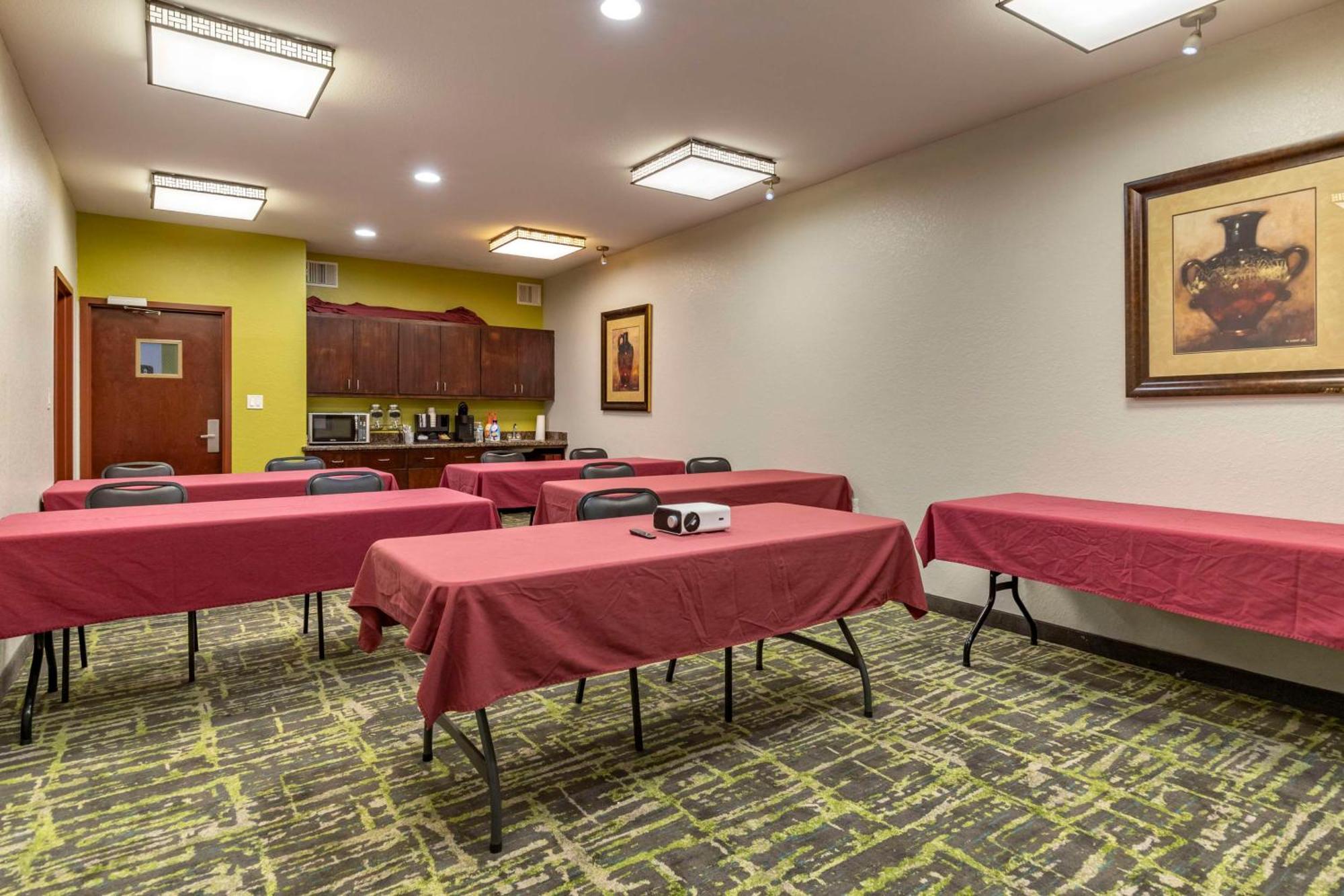 Best Western Plus Victoria Inn & Suites Εξωτερικό φωτογραφία